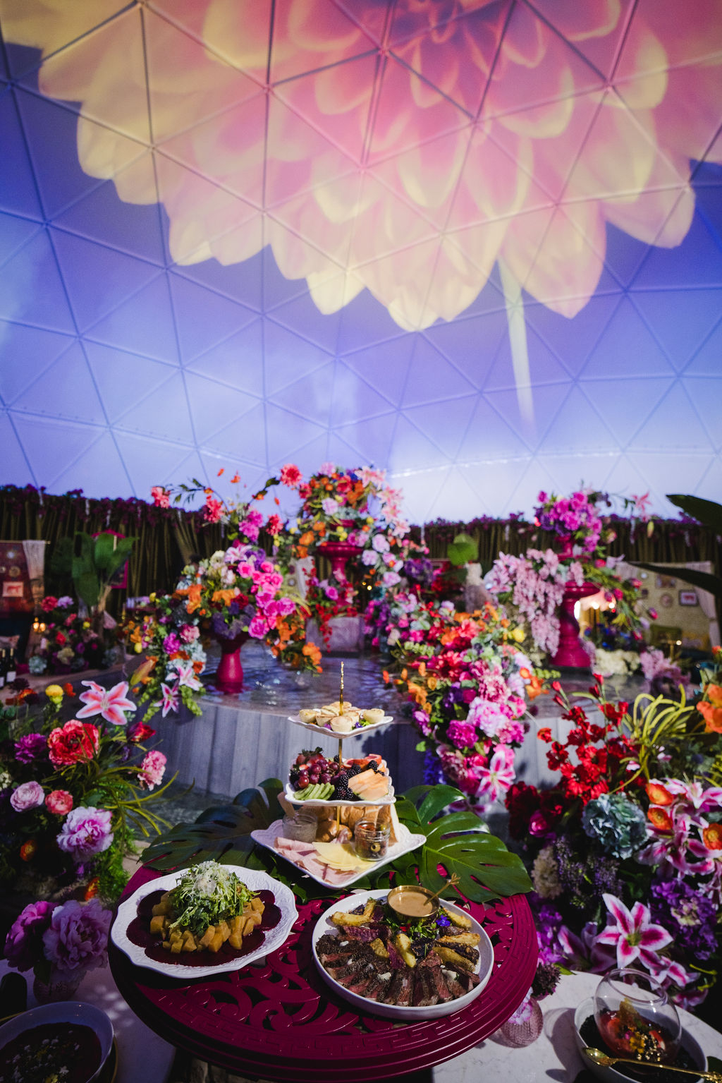 The spring theme for the District Dome in Phoenix’s Desert Ridge Marketplace was Villa Fleur. It featured lush florals, video