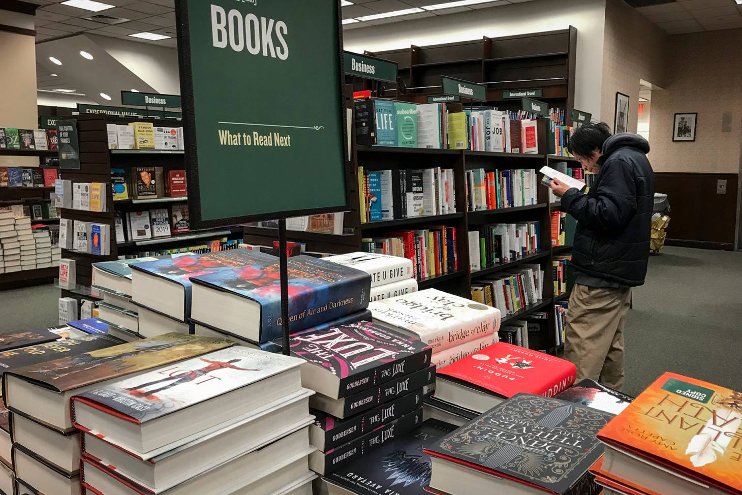 Barnes Noble Acquired By Waterstones Owner Icsc International