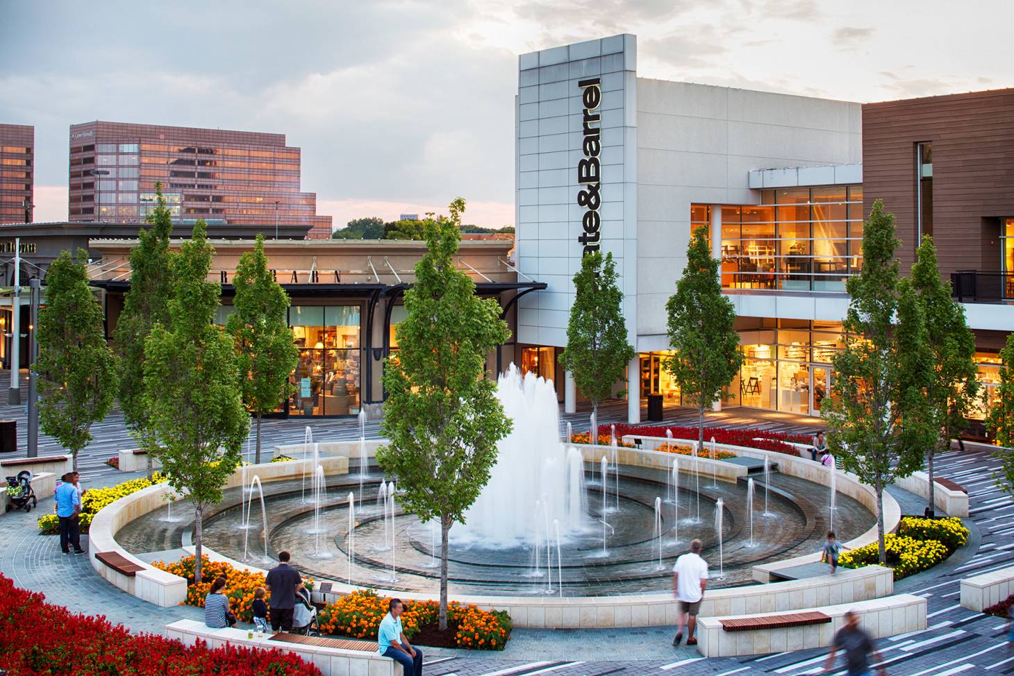 Oakbrook Center faces down a retail revolution ICSC: International